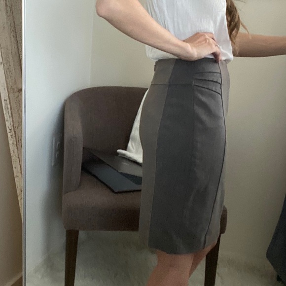 Express Pleated Color Block Lined Pencil Skirt 2 - Picture 9 of 9